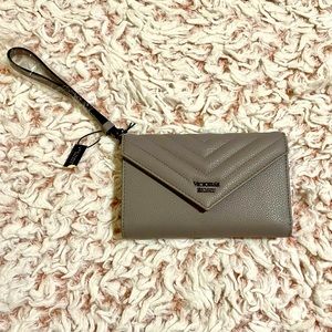 Victoria’s Secret V- Quilt Tech Clutch (Gray)